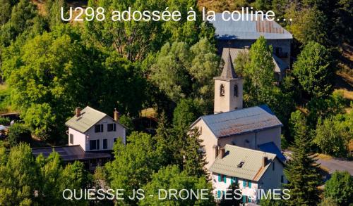 U298 adossée à la colline…